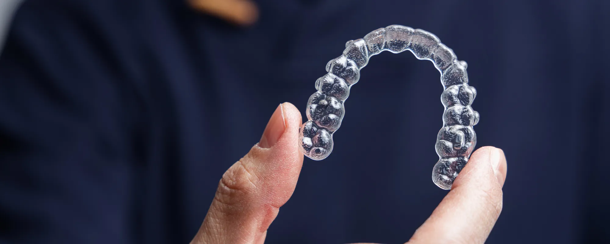番号順に並べたマウスピースと装着時間を確認するイメージ｜マルイ錦糸町 シティデンタルクリニック